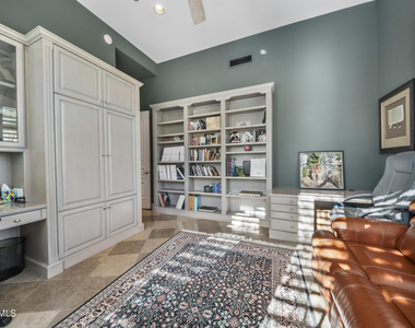8350 E Via Del Sol Drive - Photo Thumbnail 34
