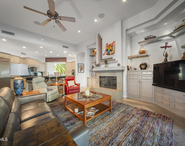 8350 E Via Del Sol Drive - Photo Thumbnail 16