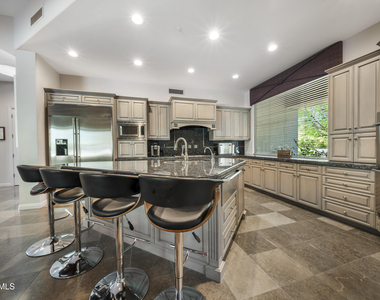 8350 E Via Del Sol Drive - Photo Thumbnail 10
