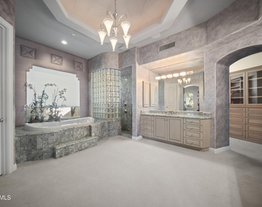 8350 E Via Del Sol Drive - Photo Thumbnail 25