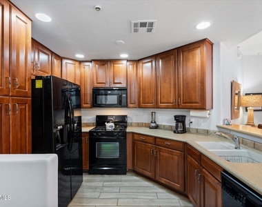 5450 E Deer Valley Drive - Photo Thumbnail 3