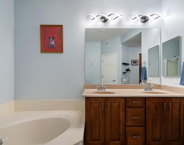 5450 E Deer Valley Drive - Photo Thumbnail 19