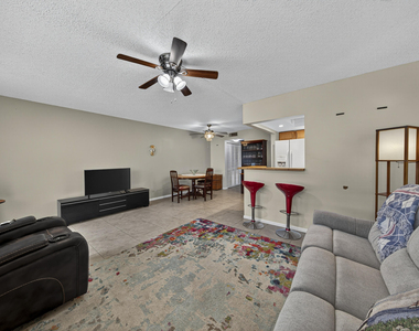 125 Newport I - Photo Thumbnail 7