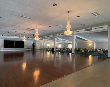 125 Newport I - Photo Thumbnail 32
