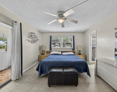 125 Newport I - Photo Thumbnail 15