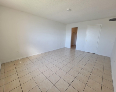 3700 Nw 21st Street - Photo Thumbnail 5