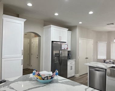 14608 W Horizon Drive - Photo Thumbnail 7