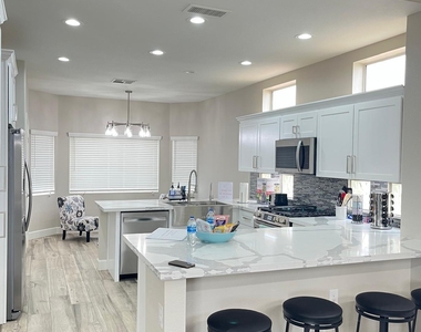 14608 W Horizon Drive - Photo Thumbnail 6