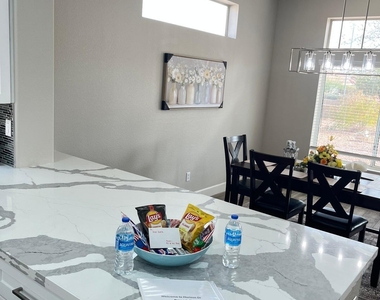 14608 W Horizon Drive - Photo Thumbnail 17