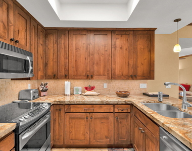 7710 E Gainey Ranch Road - Photo Thumbnail 8