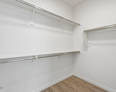 7959 N 53rd Avenue - Photo Thumbnail 23