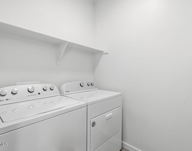 7959 N 53rd Avenue - Photo Thumbnail 17