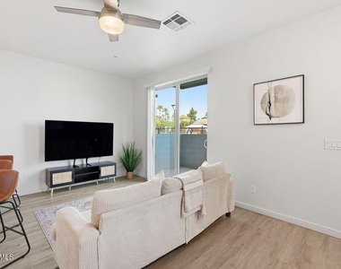 7959 N 53rd Avenue - Photo Thumbnail 3