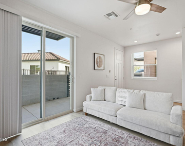 7959 N 53rd Avenue - Photo Thumbnail 5