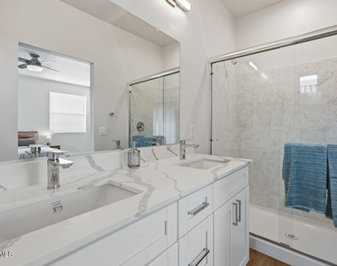 7959 N 53rd Avenue - Photo Thumbnail 24