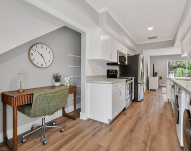 11521 Landing Place - Photo Thumbnail 4