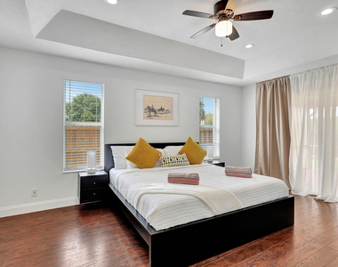 13805 Sheffield Street - Photo Thumbnail 18