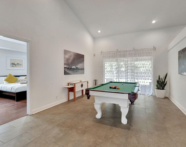 13805 Sheffield Street - Photo Thumbnail 6