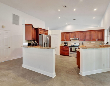 13805 Sheffield Street - Photo Thumbnail 11