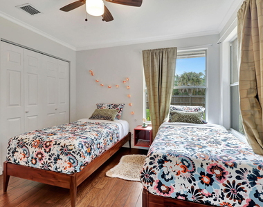 13805 Sheffield Street - Photo Thumbnail 27