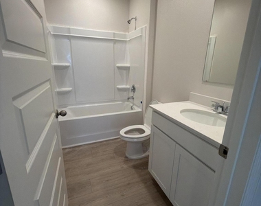 1434 Garabaldi Circle Se - Photo Thumbnail 4