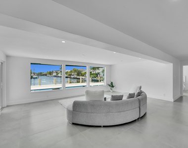 3431 Ne 26th Avenue - Photo Thumbnail 10