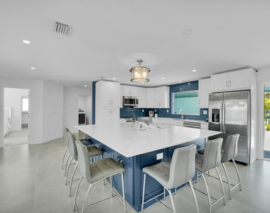3431 Ne 26th Avenue - Photo Thumbnail 4