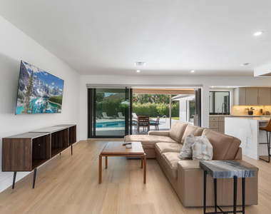 820 Canary Walk - Photo Thumbnail 2