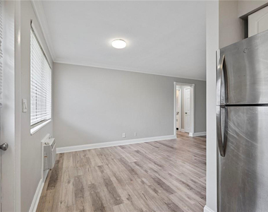 2130 Ne 42nd Court - Photo Thumbnail 4
