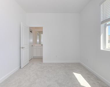 503 Se Rivergrass Street - Photo Thumbnail 34