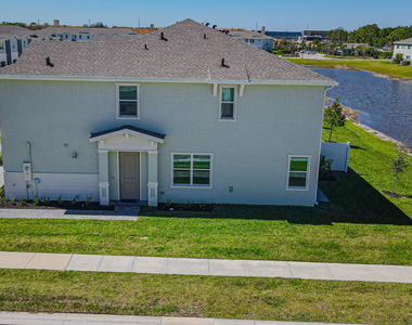 503 Se Rivergrass Street - Photo Thumbnail 5
