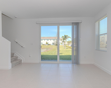 503 Se Rivergrass Street - Photo Thumbnail 21