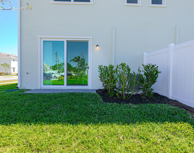503 Se Rivergrass Street - Photo Thumbnail 8