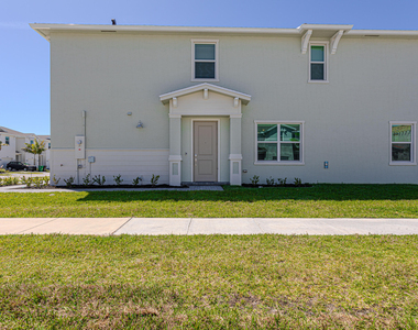 503 Se Rivergrass Street - Photo Thumbnail 11