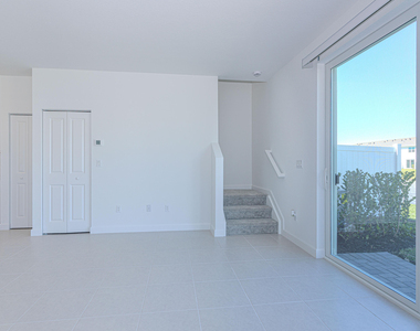 503 Se Rivergrass Street - Photo Thumbnail 16