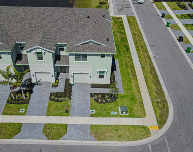 503 Se Rivergrass Street - Photo Thumbnail 44