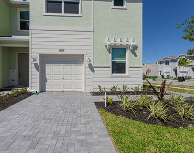 503 Se Rivergrass Street - Photo Thumbnail 9