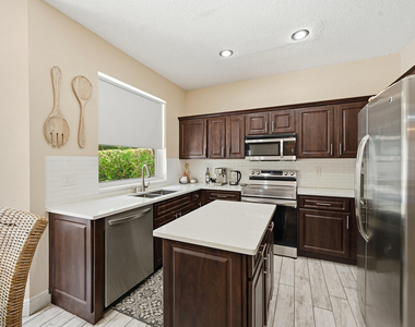 15073 Oak Chase Court - Photo Thumbnail 8