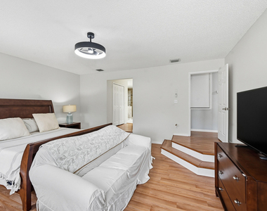 15073 Oak Chase Court - Photo Thumbnail 26