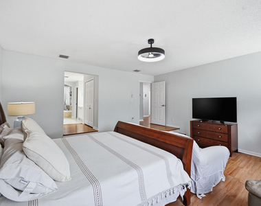 15073 Oak Chase Court - Photo Thumbnail 27