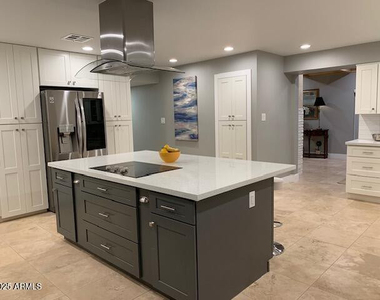 4632 N 49th Place - Photo Thumbnail 3
