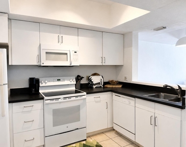 711 Sw 148th Avenue - Photo Thumbnail 5