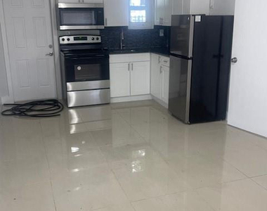 12322 Ne 6th Avenue - Photo Thumbnail 1