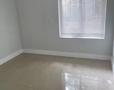 12322 Ne 6th Avenue - Photo Thumbnail 4