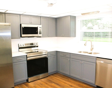 4450 Nutmeg Tree Lane - Photo Thumbnail 3
