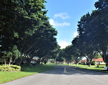 4450 Nutmeg Tree Lane - Photo Thumbnail 20