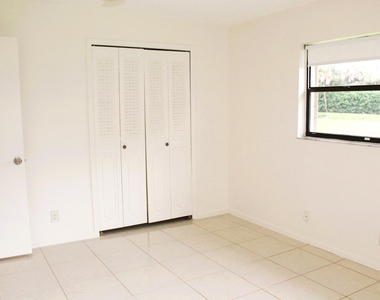 4450 Nutmeg Tree Lane - Photo Thumbnail 12