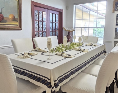 15056 Temple Boulevard - Photo Thumbnail 4
