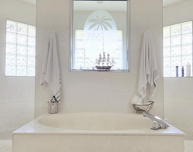 15056 Temple Boulevard - Photo Thumbnail 21