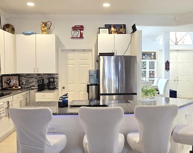 15056 Temple Boulevard - Photo Thumbnail 11